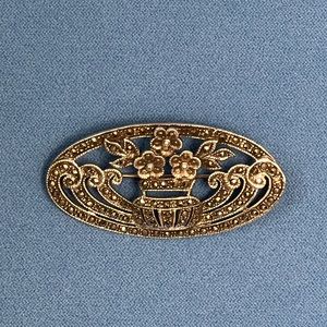 Vintage sterling silver marquesite brooch.